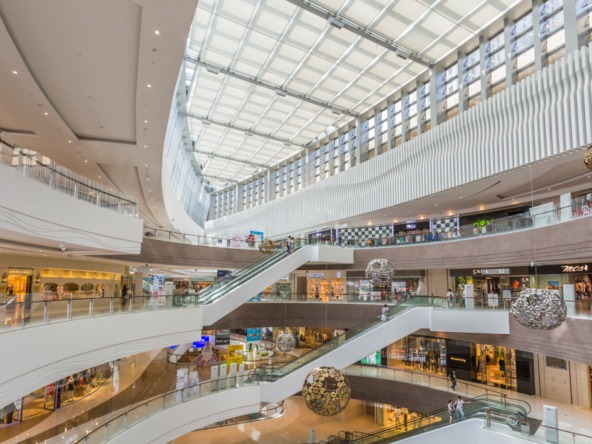 Jak skutecznie podejść do wynajmu powierzchni handlowej i uniknąć kosztownych błędów?